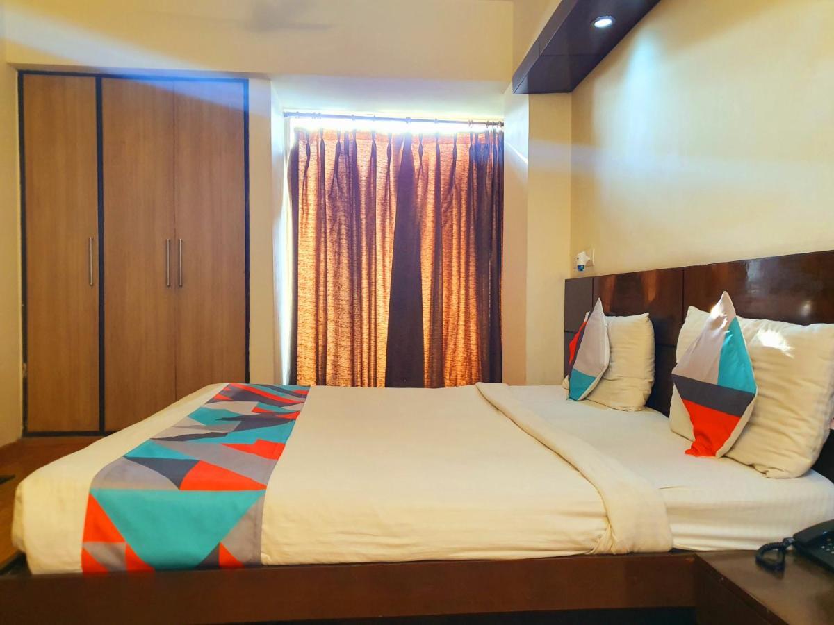 Hotel Merriment Alpha Noida Zewnętrze zdjęcie
