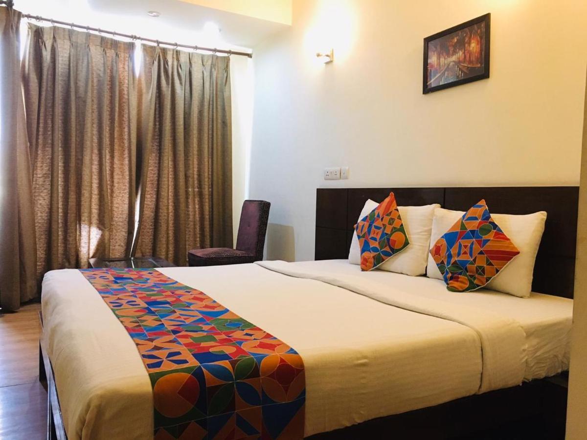 Hotel Merriment Alpha Noida Zewnętrze zdjęcie